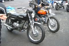V002