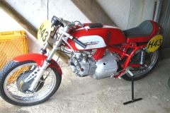 V015