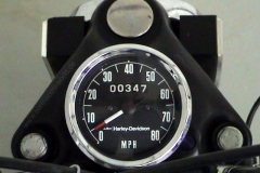 x90-1975-blue-cockpit